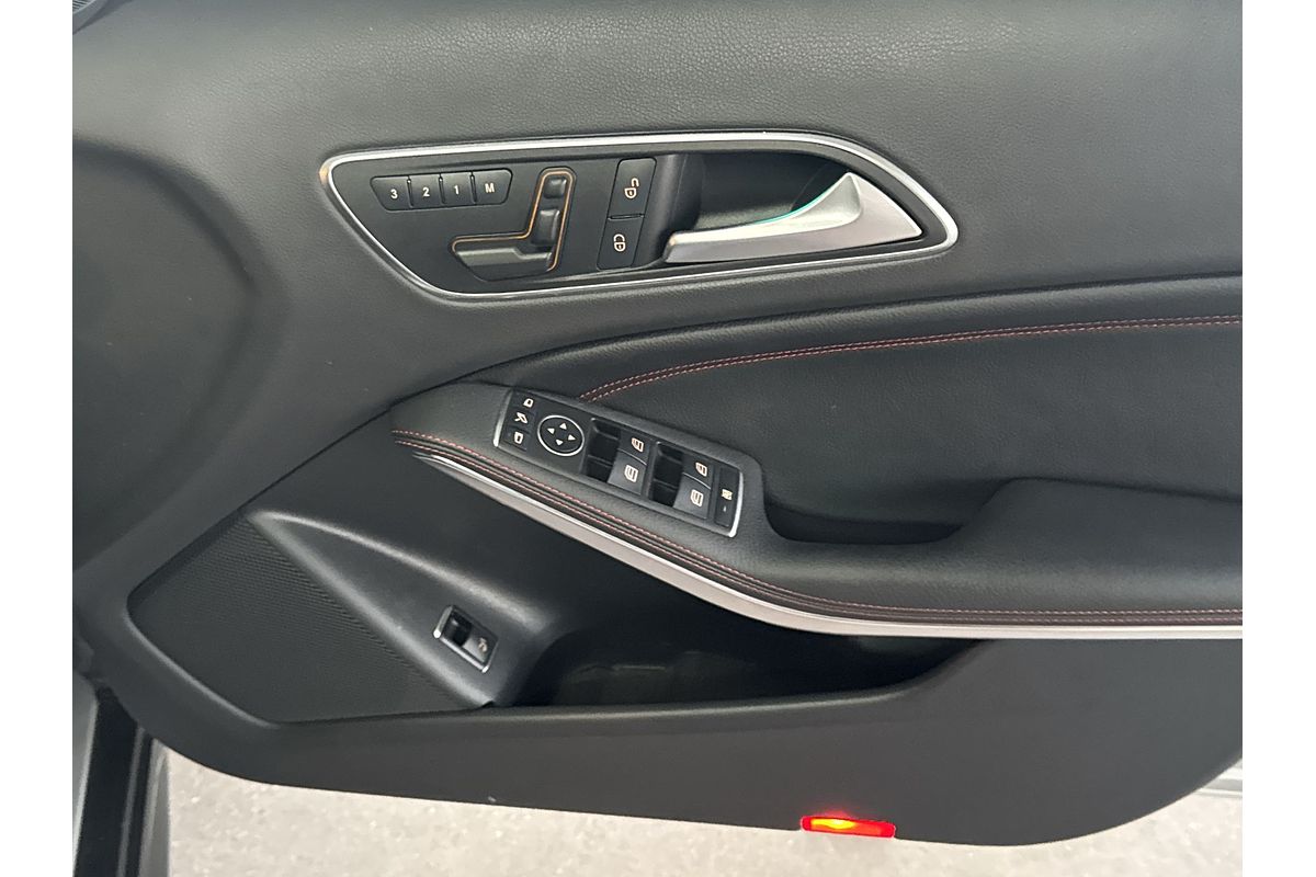 2015 Mercedes-Benz GLA-Class GLA250 X156