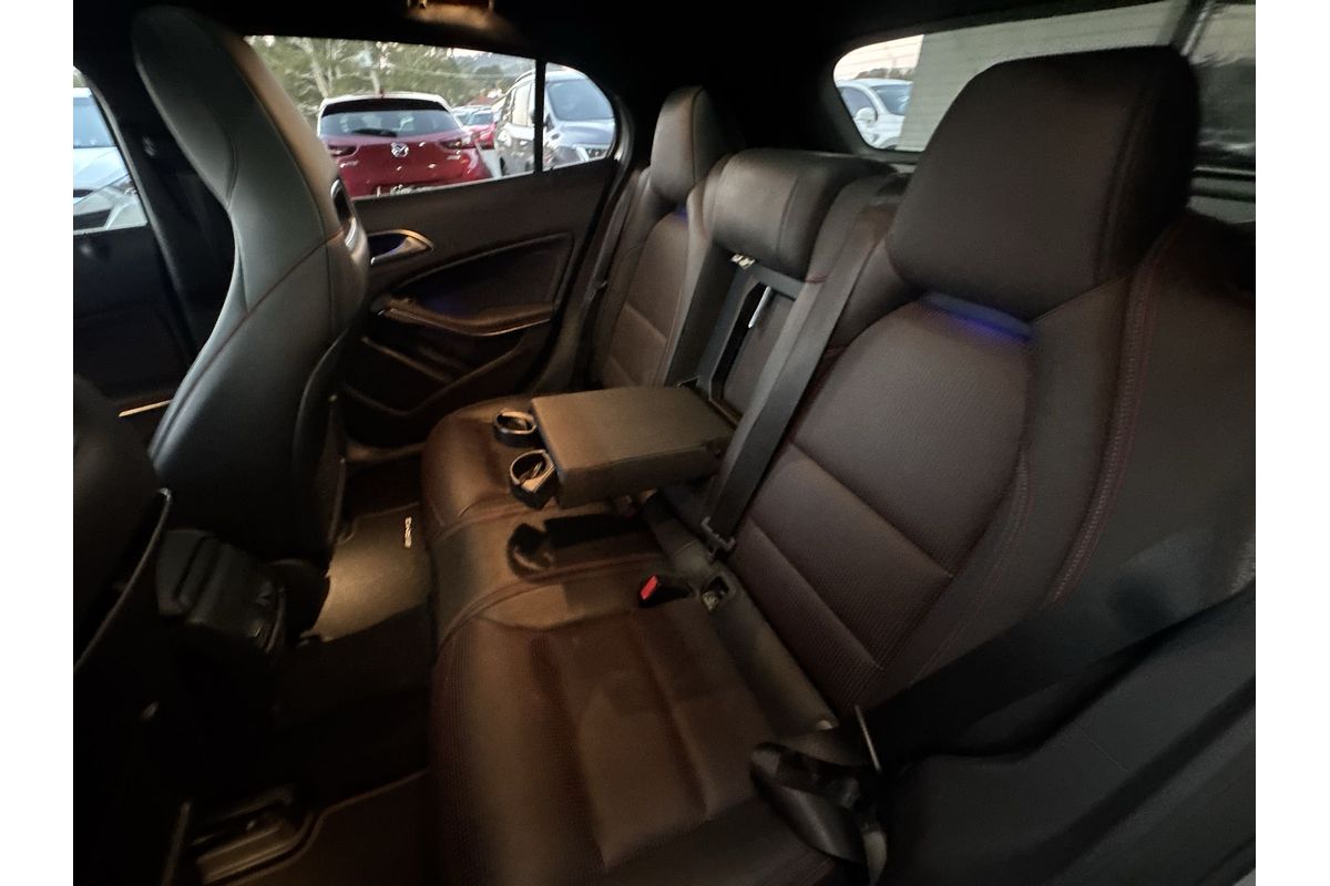 2015 Mercedes-Benz GLA-Class GLA250 X156