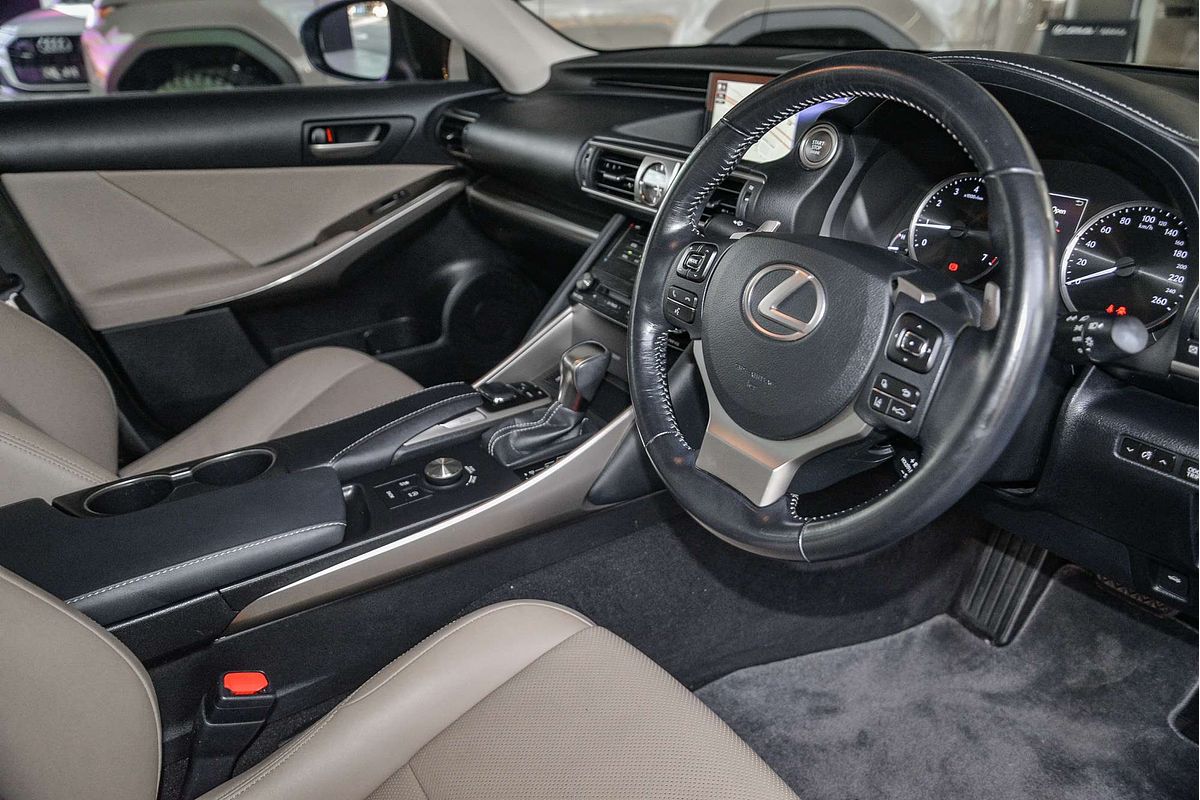 2017 Lexus IS IS200t Luxury ASE30R