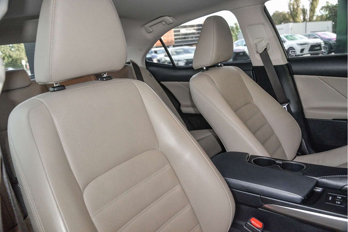 2017 Lexus IS IS200t Luxury ASE30R