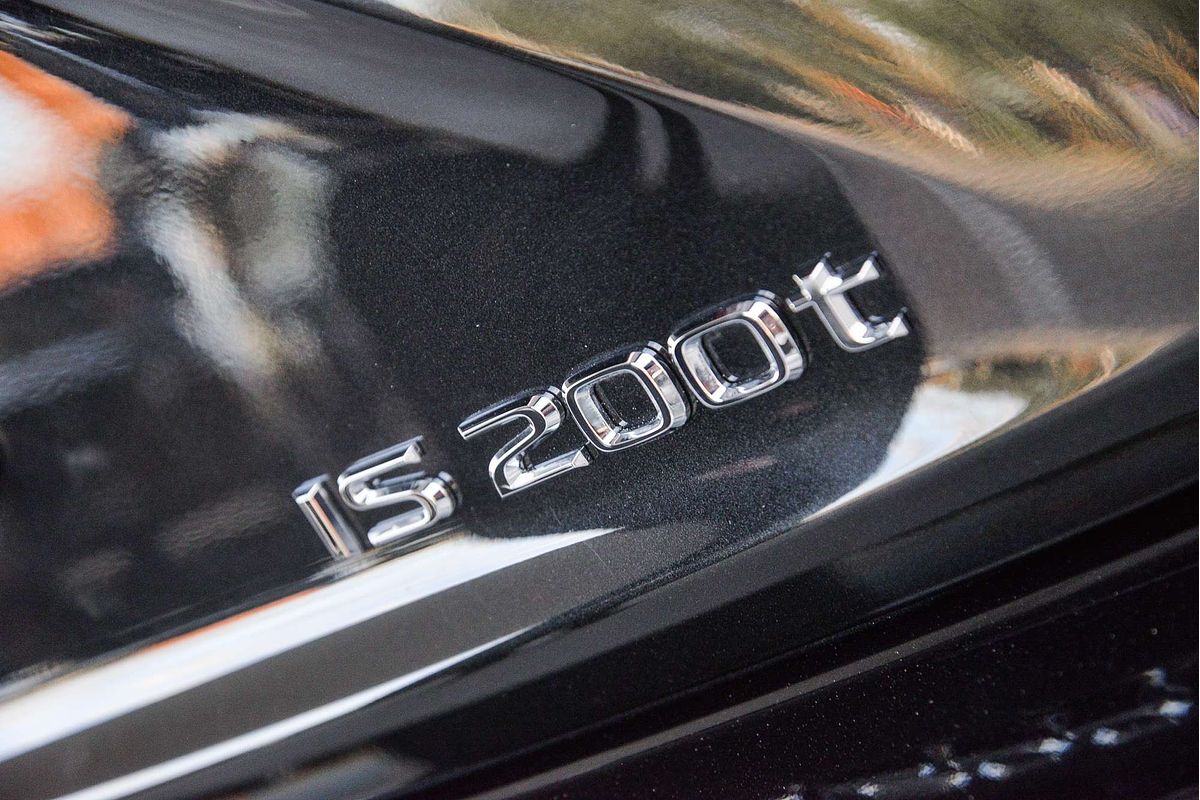 2017 Lexus IS IS200t Luxury ASE30R