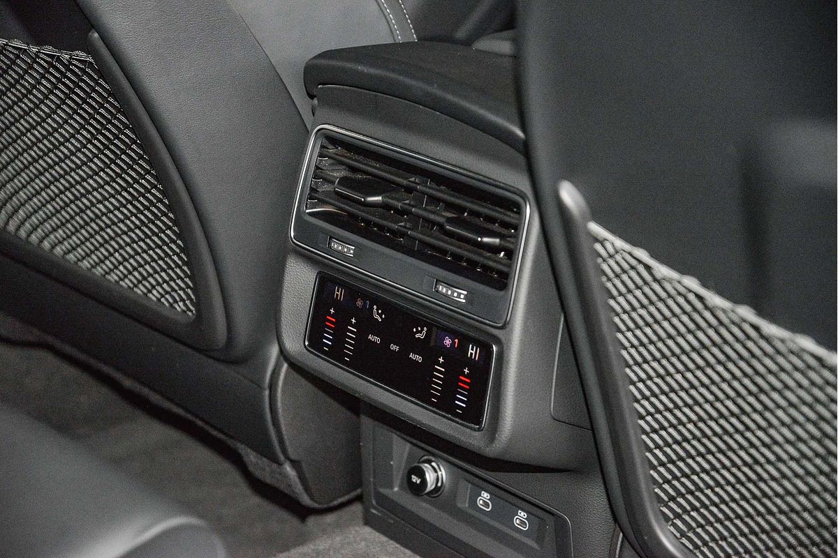 2023 Audi Q7 50 TDI S line 4M