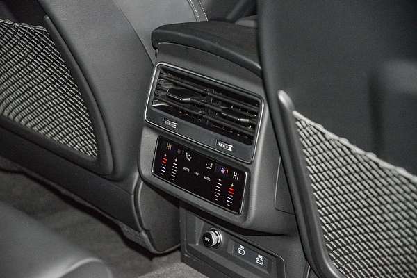 2023 Audi Q7 50 TDI S line 4M