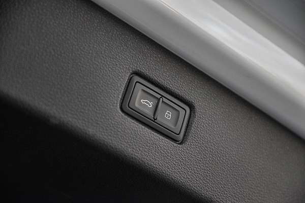 2023 Audi Q7 50 TDI S line 4M