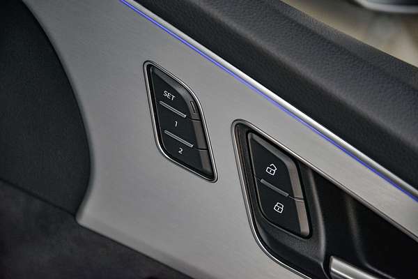 2023 Audi Q7 50 TDI S line 4M