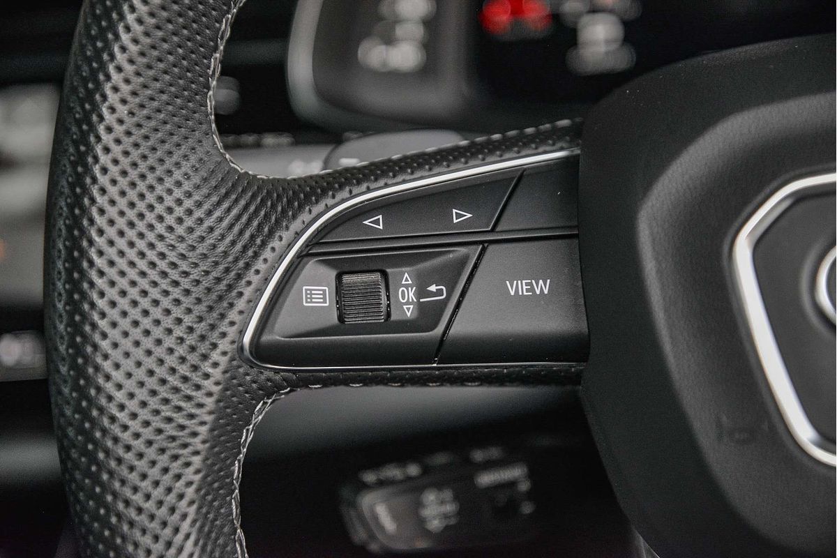 2023 Audi Q7 50 TDI S line 4M