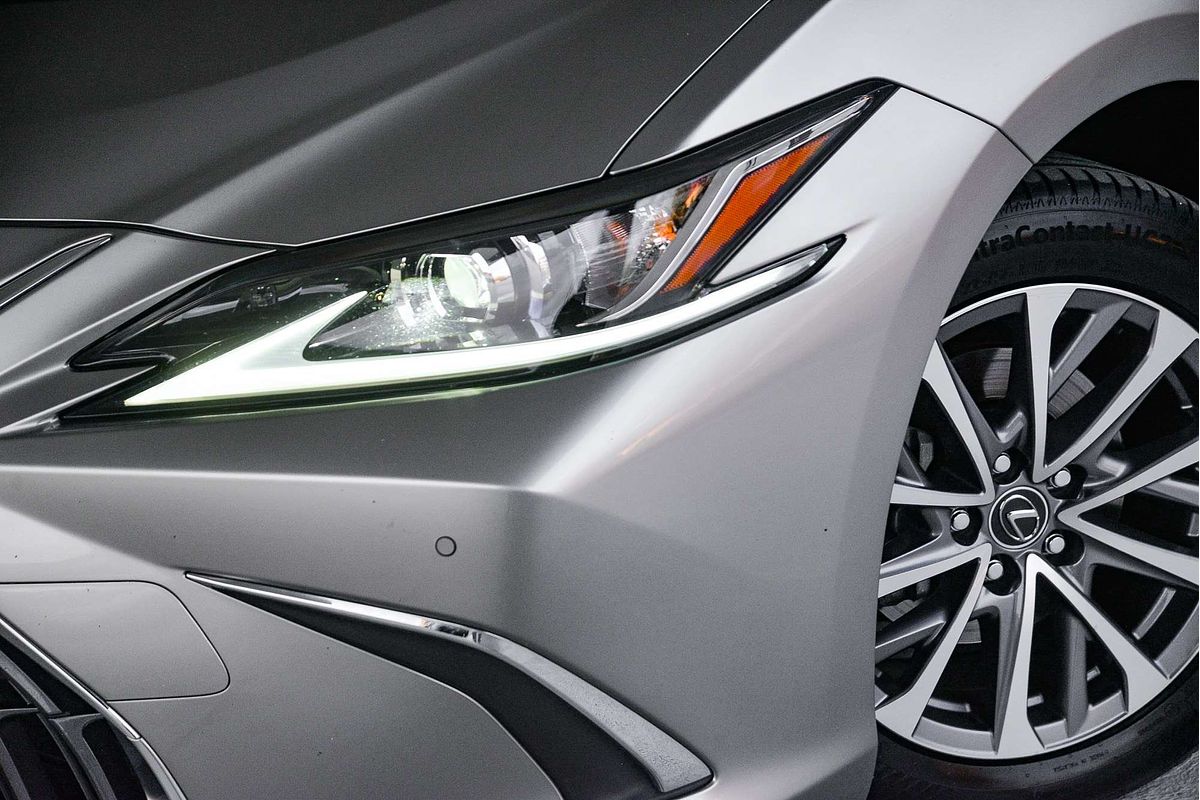 2021 Lexus ES ES300h Luxury AXZH10R