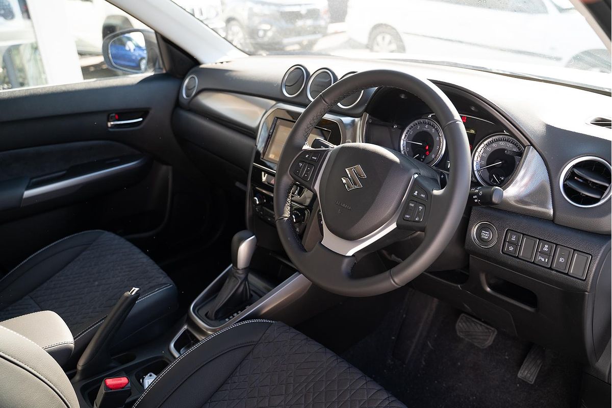 2023 Suzuki Vitara Turbo Shadow LY Series II