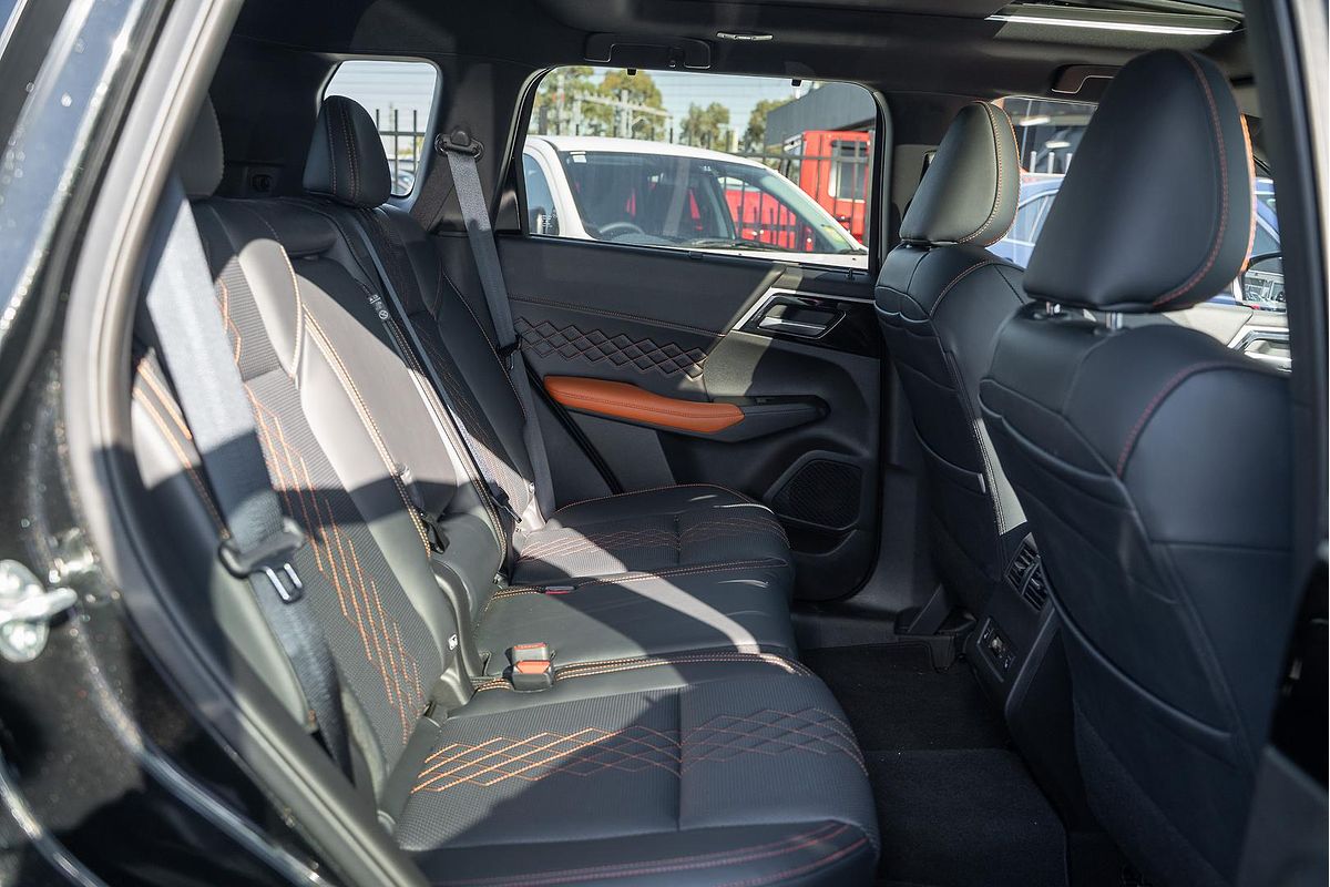 2024 Mitsubishi Outlander PHEV Exceed Tourer ZM