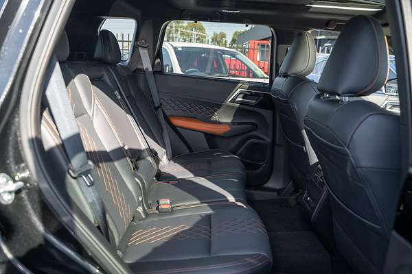 2024 Mitsubishi Outlander PHEV Exceed Tourer ZM