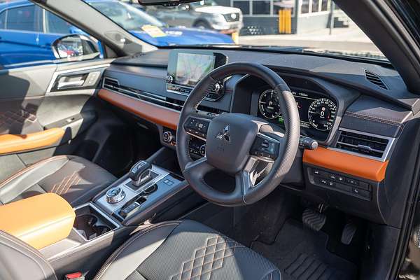 2024 Mitsubishi Outlander PHEV Exceed Tourer ZM