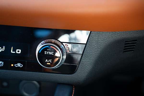 2024 Mitsubishi Outlander PHEV Exceed Tourer ZM