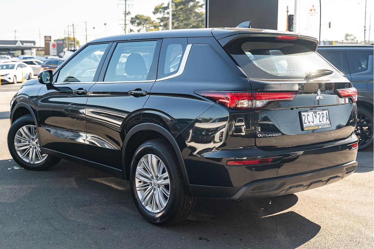 2025 Mitsubishi Outlander ES ZM
