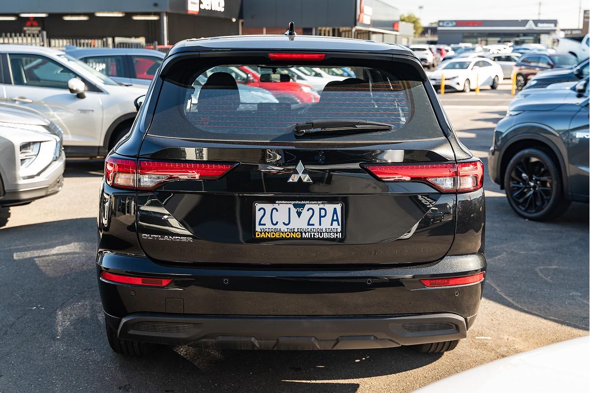 2025 Mitsubishi Outlander ES ZM