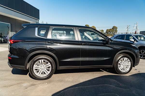 2025 Mitsubishi Outlander ES ZM