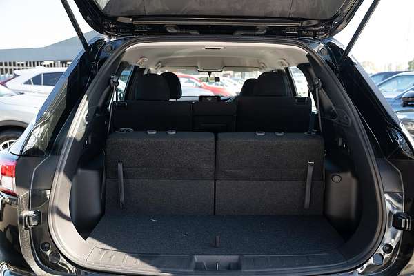 2025 Mitsubishi Outlander ES ZM