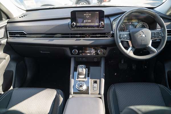 2025 Mitsubishi Outlander ES ZM