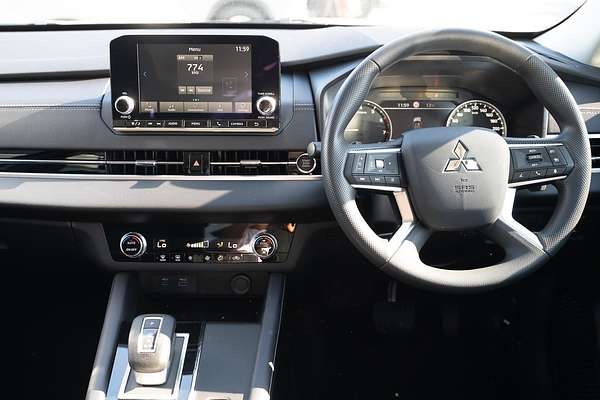 2025 Mitsubishi Outlander ES ZM