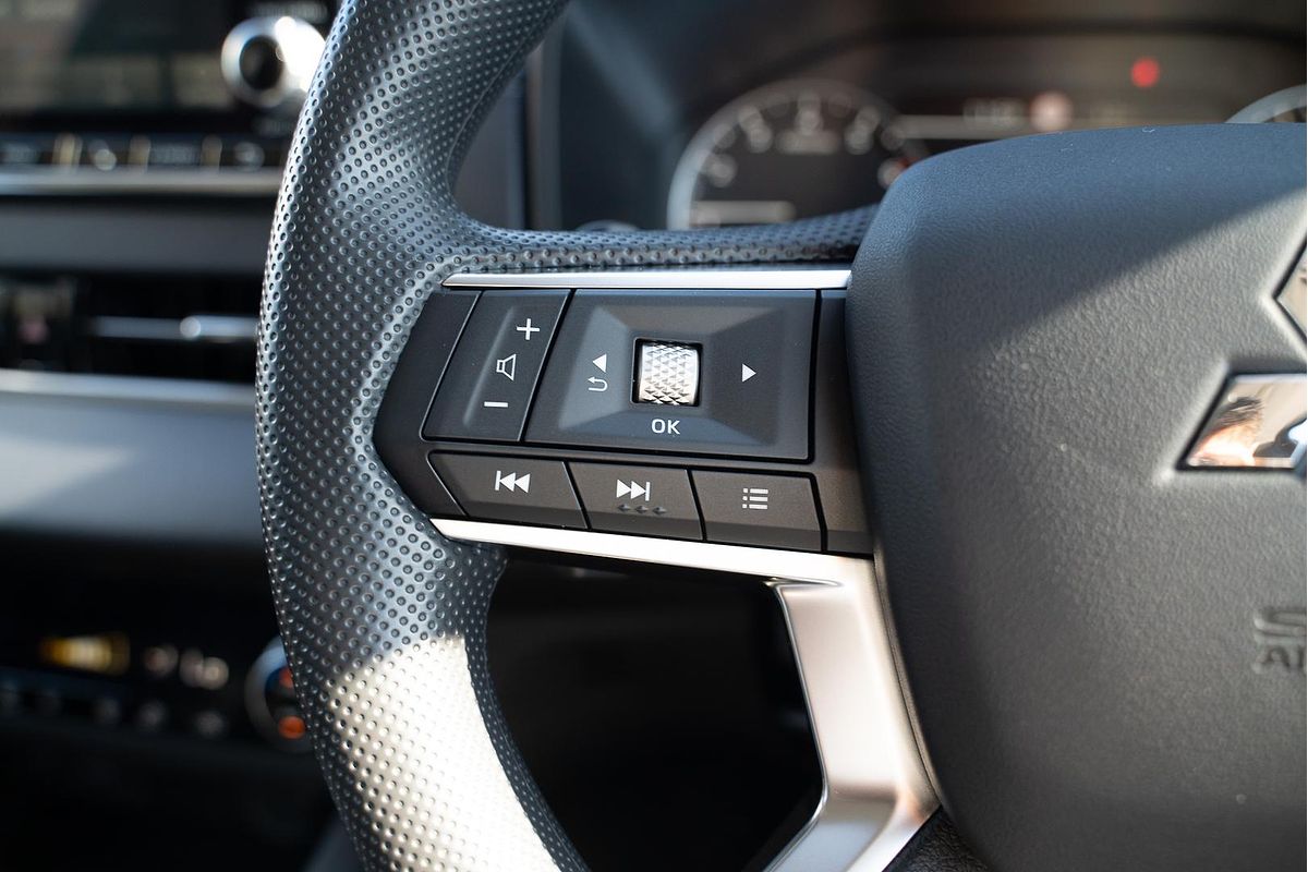 2025 Mitsubishi Outlander ES ZM