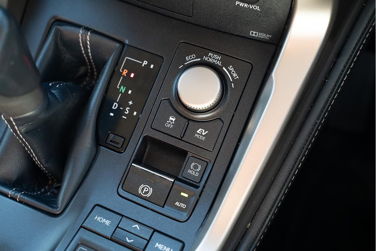 2017 Lexus NX NX300h Luxury AYZ10R