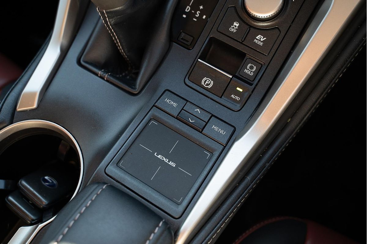2017 Lexus NX NX300h Luxury AYZ10R