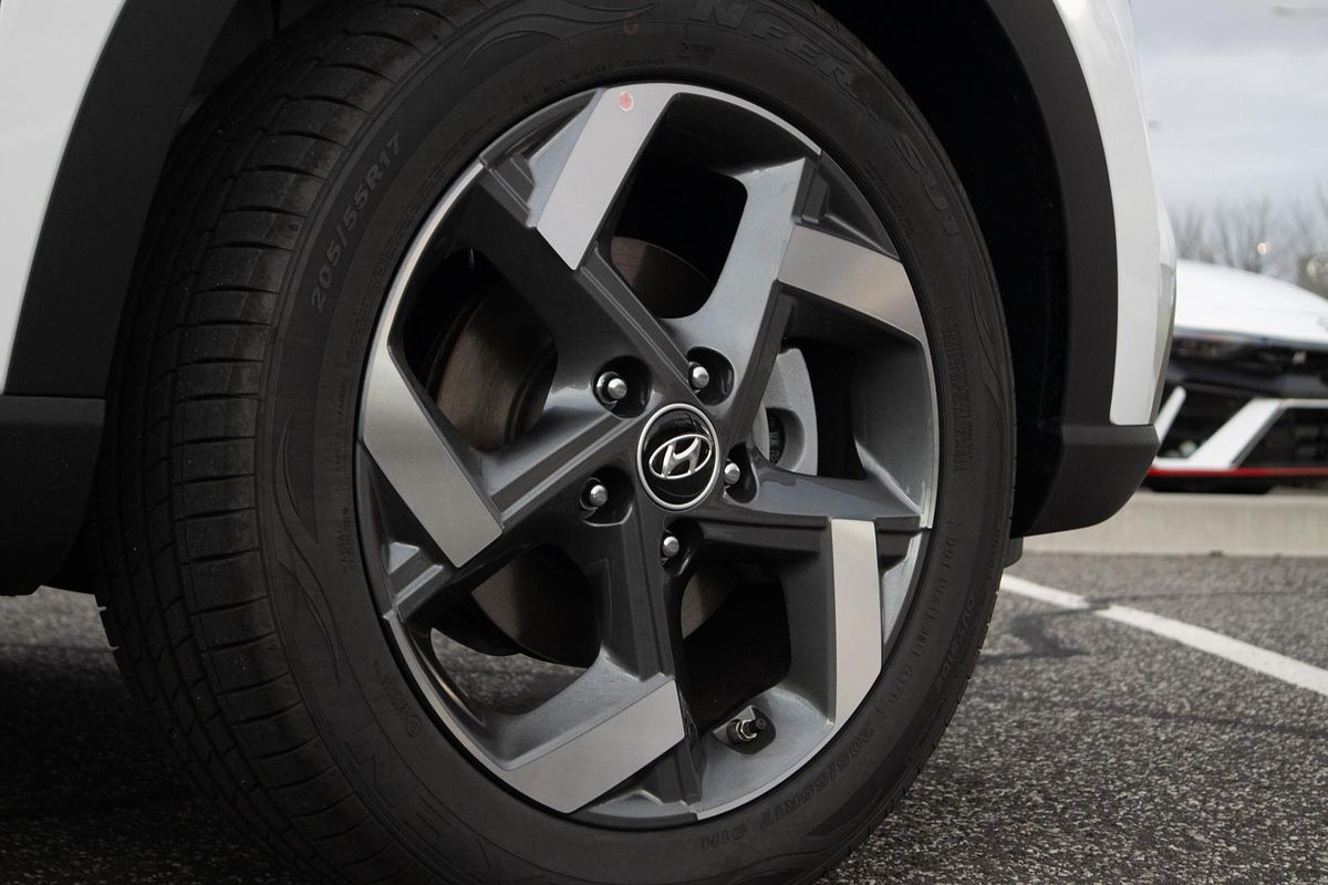 2025 Hyundai Venue Elite QX.V5