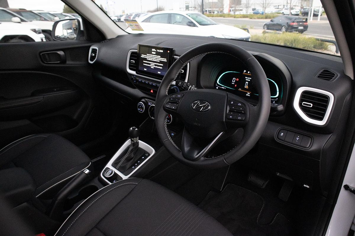 2025 Hyundai Venue Elite QX.V5