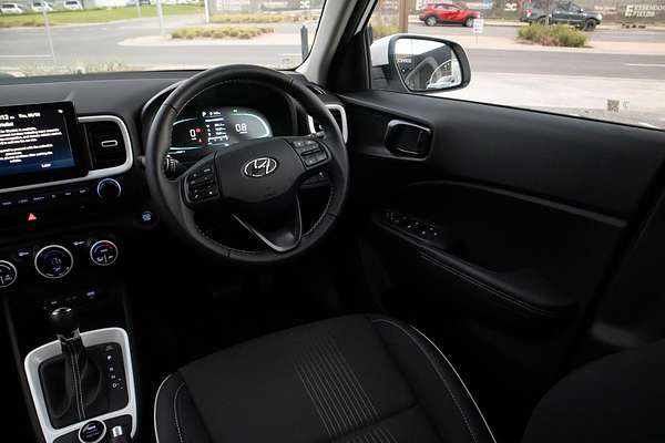 2025 Hyundai Venue Elite QX.V5