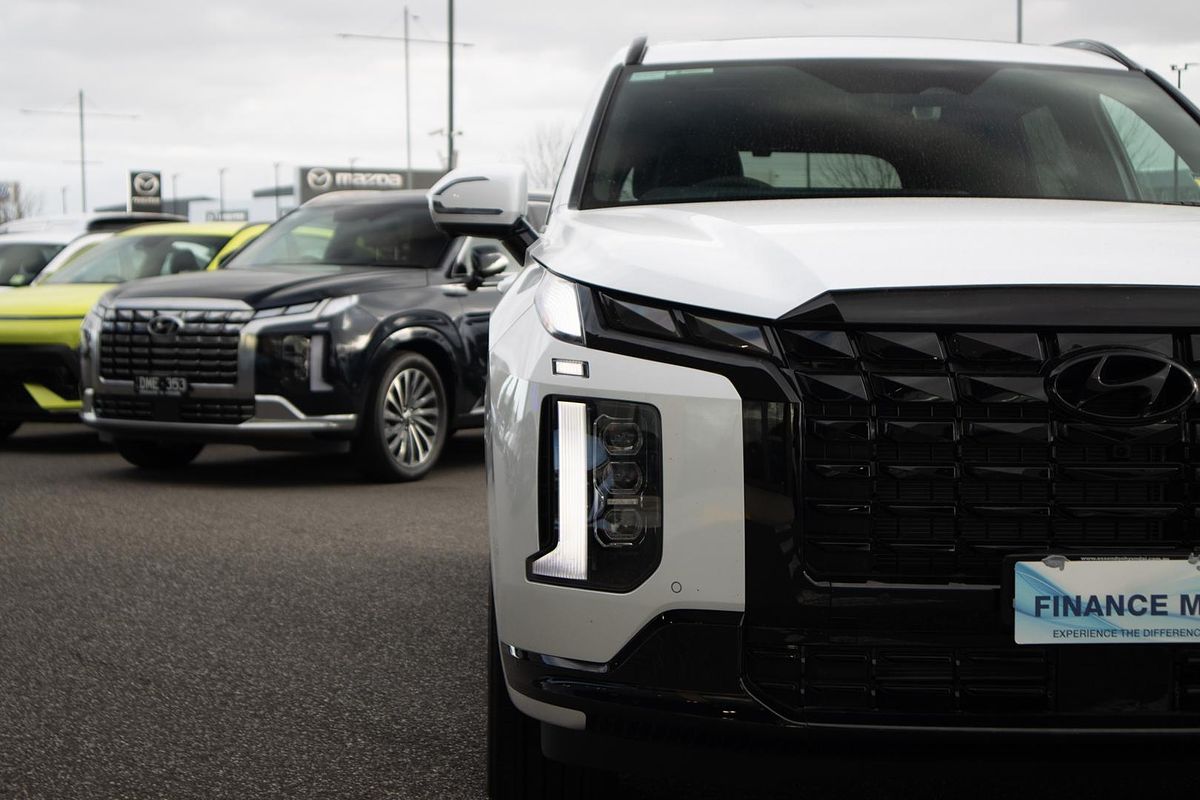 2024 Hyundai Palisade Calligraphy Black Ink LX2.V5