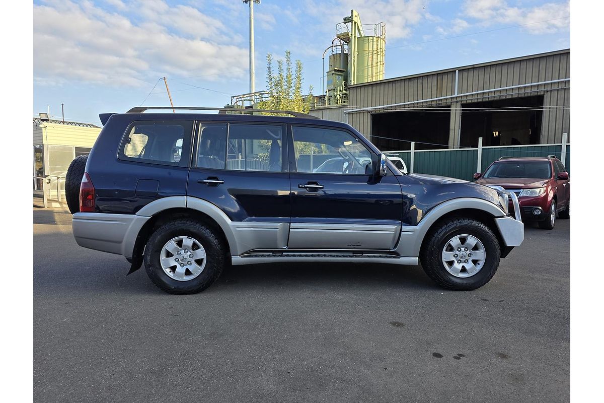 2003 Mitsubishi Pajero Exceed NP