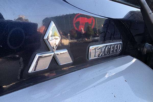 2003 Mitsubishi Pajero Exceed NP