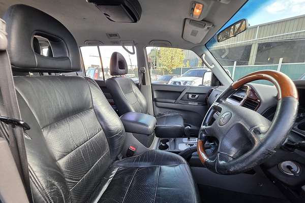 2003 Mitsubishi Pajero Exceed NP