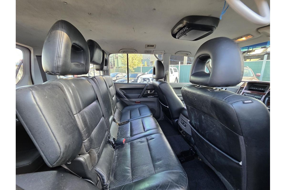 2003 Mitsubishi Pajero Exceed NP
