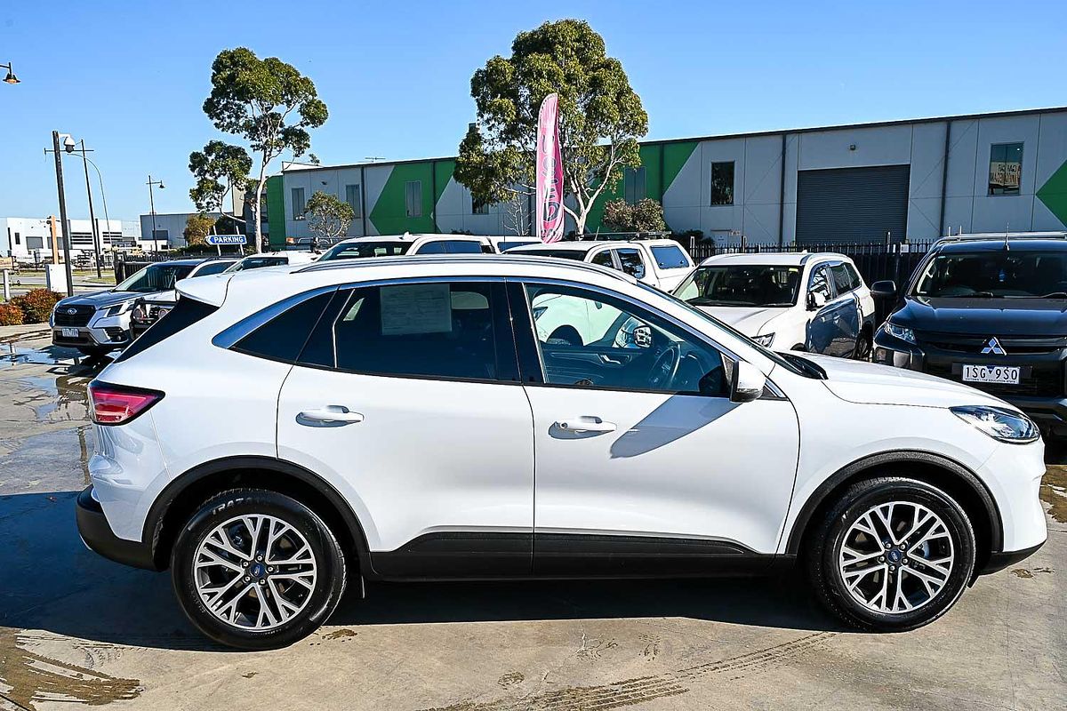 2022 Ford Escape ZH