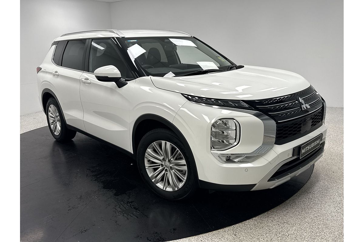 2023 Mitsubishi Outlander LS ZM