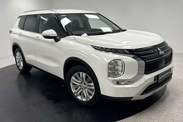 2023 Mitsubishi Outlander LS ZM