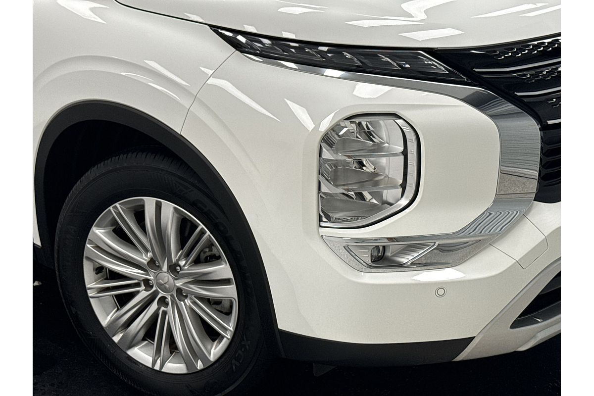 2023 Mitsubishi Outlander LS ZM