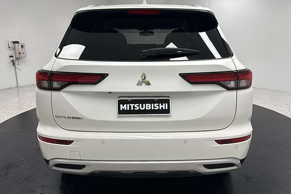 2023 Mitsubishi Outlander LS ZM
