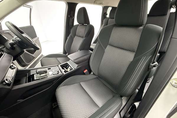 2023 Mitsubishi Outlander LS ZM