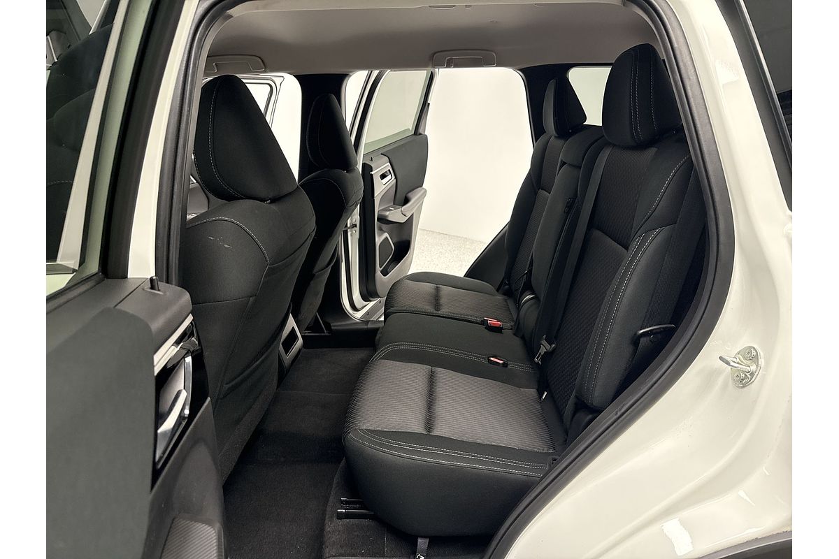 2023 Mitsubishi Outlander LS ZM