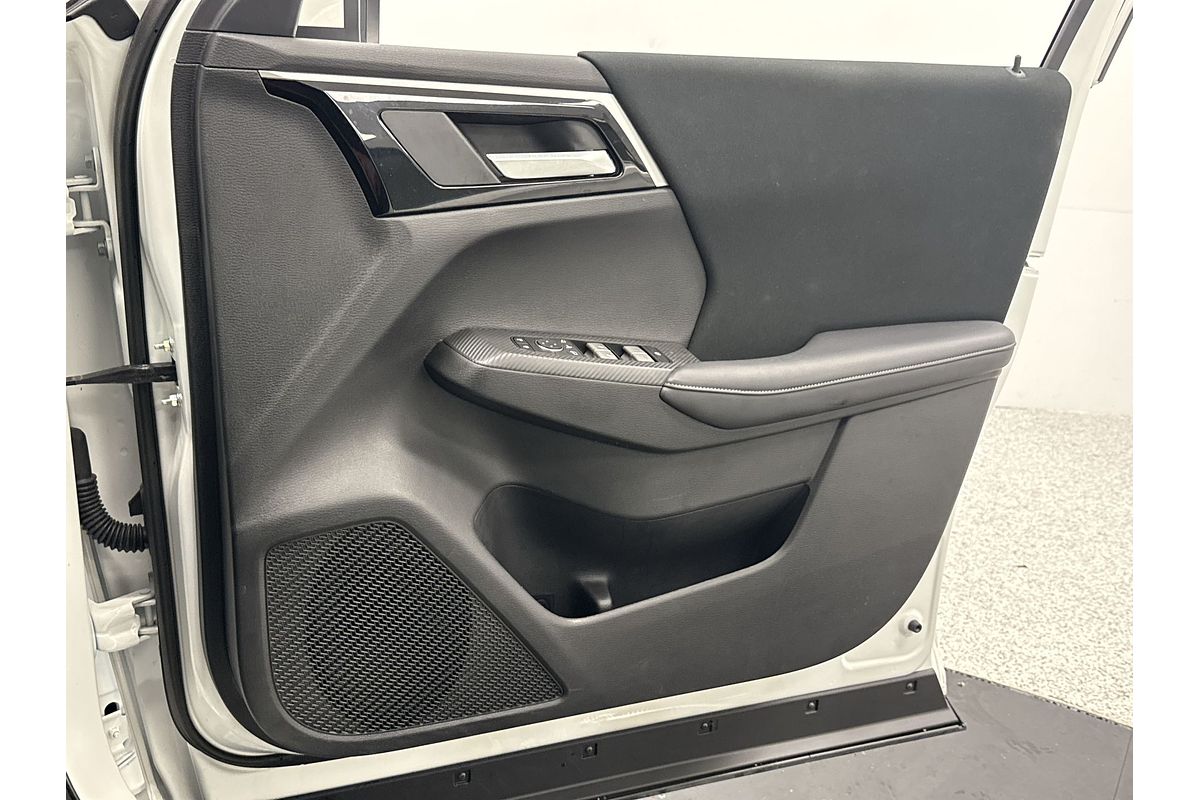 2023 Mitsubishi Outlander LS ZM