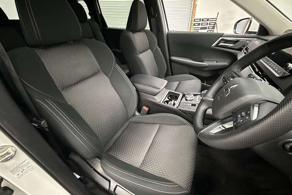 2023 Mitsubishi Outlander LS ZM