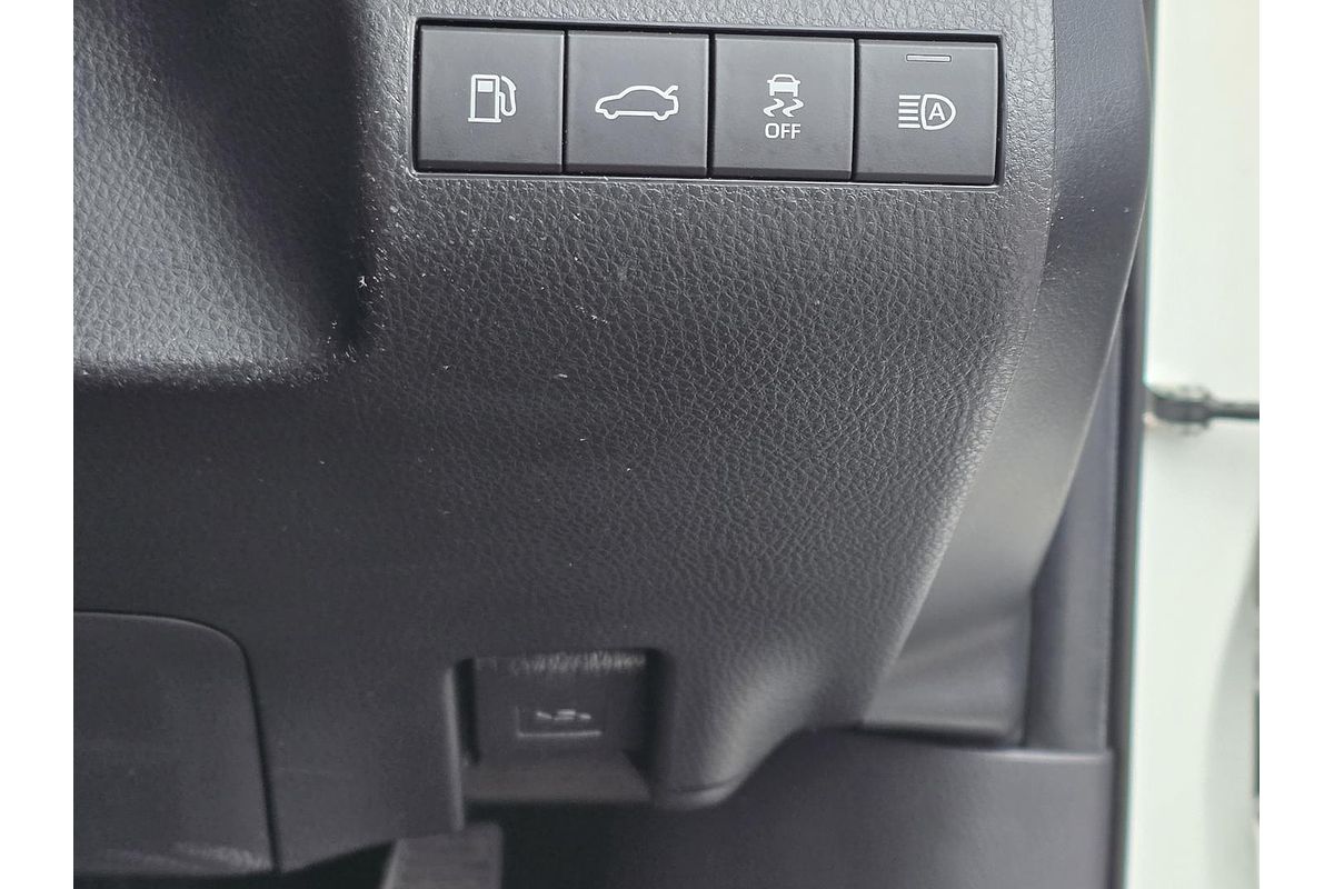 2018 Toyota Camry Ascent ASV70R