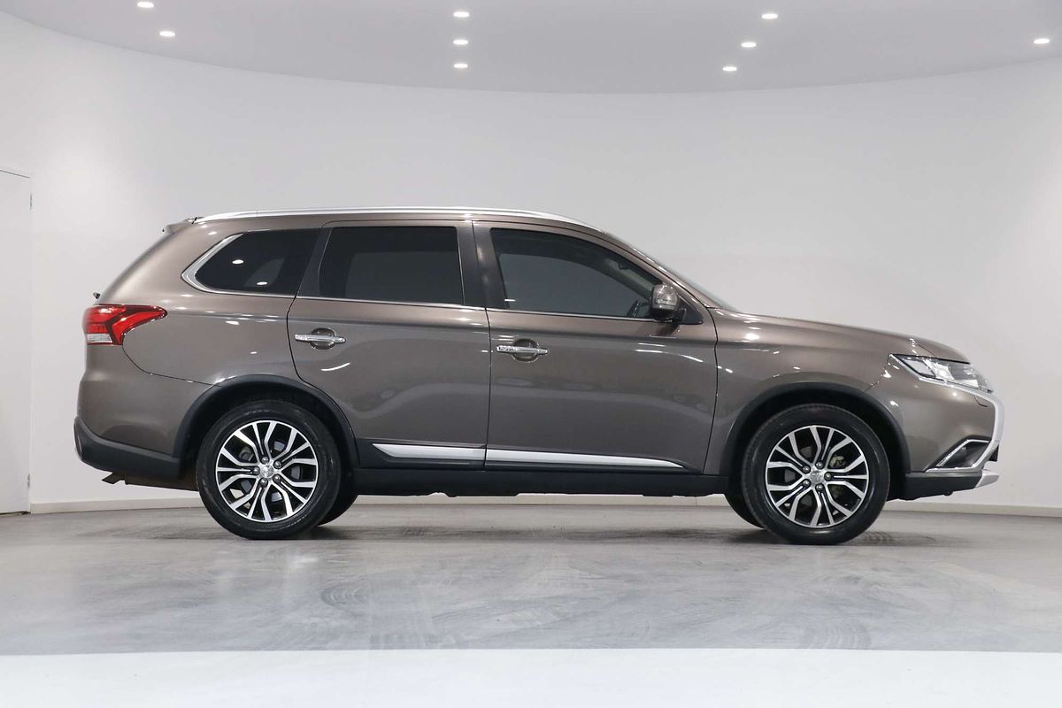 2015 Mitsubishi Outlander Exceed ZK