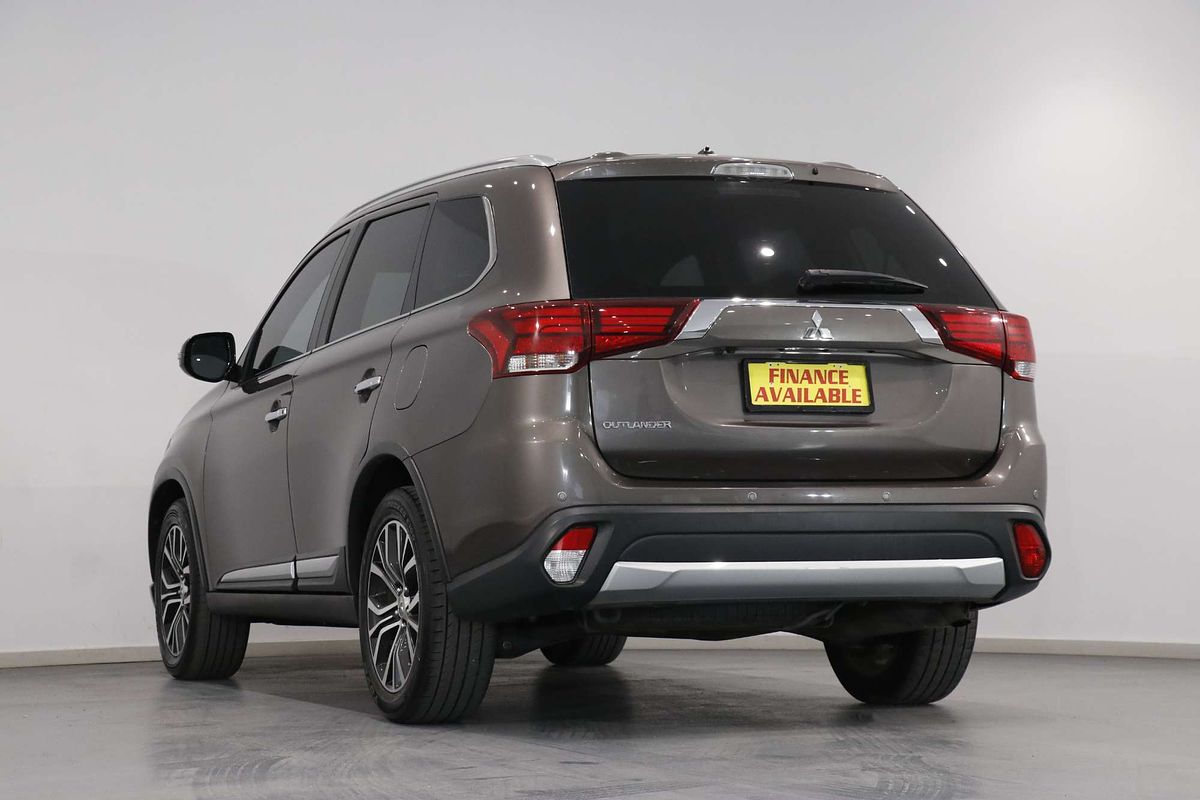 2015 Mitsubishi Outlander Exceed ZK