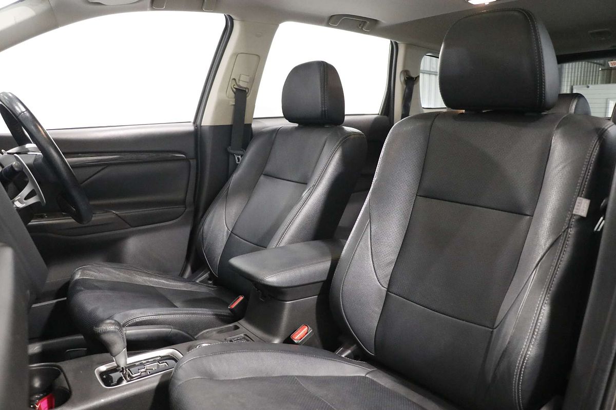 2015 Mitsubishi Outlander Exceed ZK