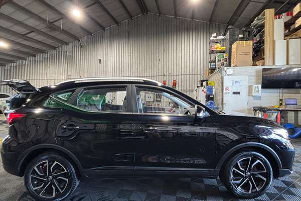 2021 MG ZS Essence AZS1