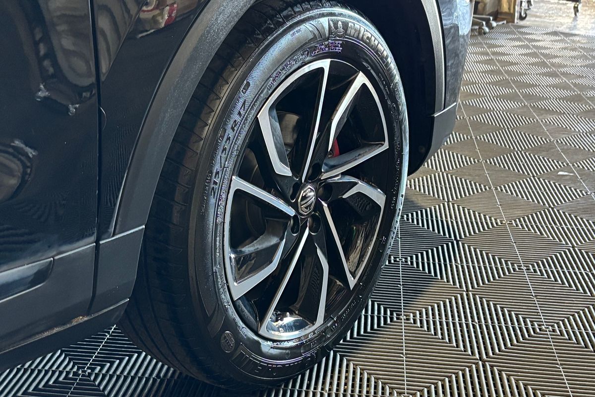 2021 MG ZS Essence AZS1