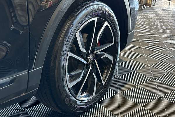 2021 MG ZS Essence AZS1