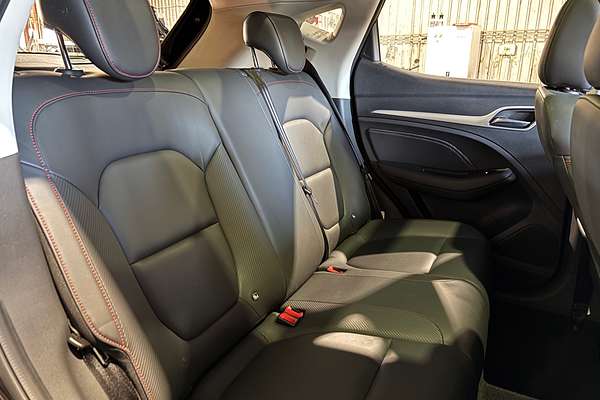 2021 MG ZS Essence AZS1